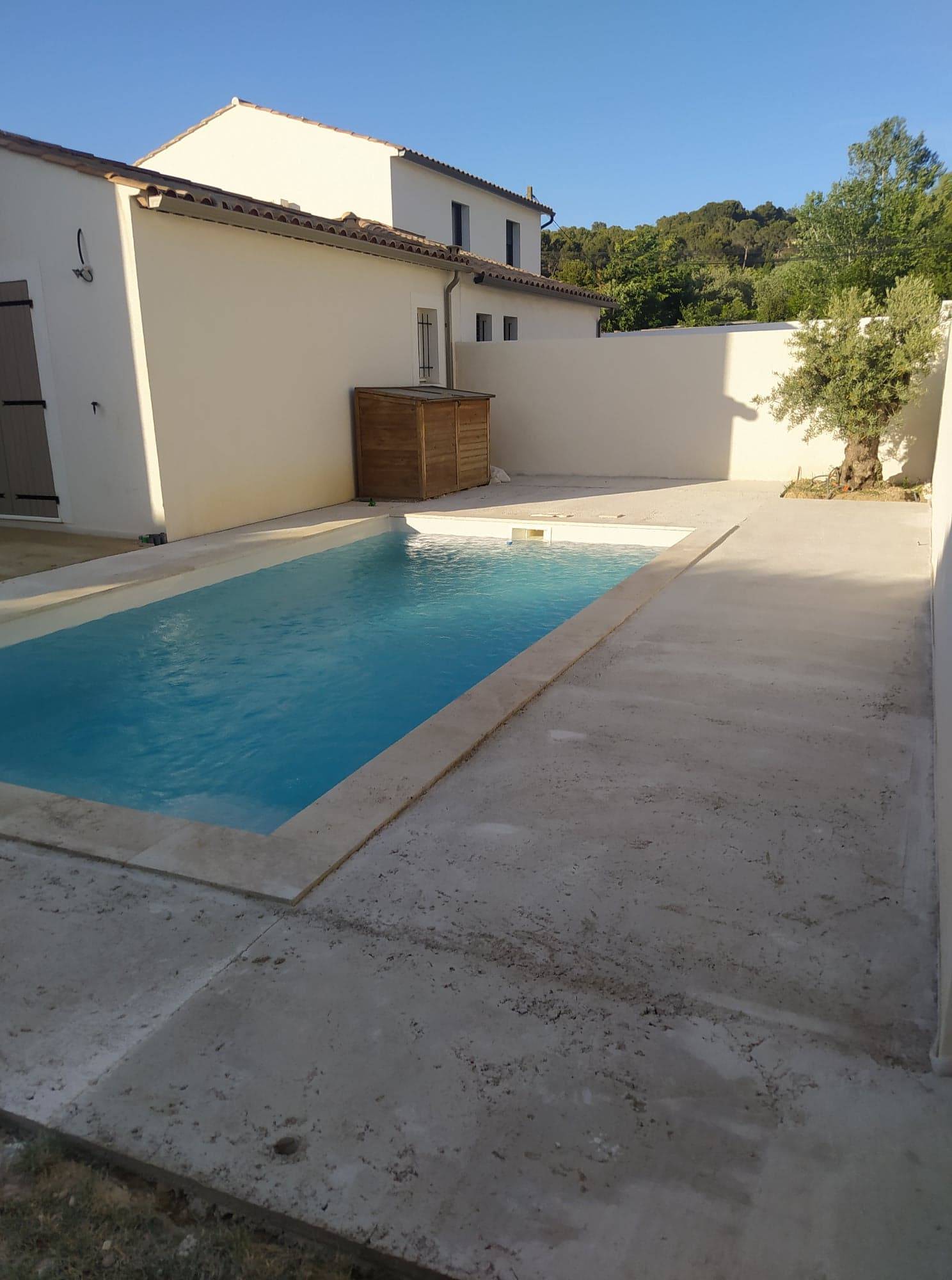 dalle beton pour terrasse piscine